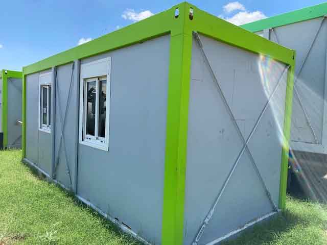 Climate-controlled cooling unit for crew comfort